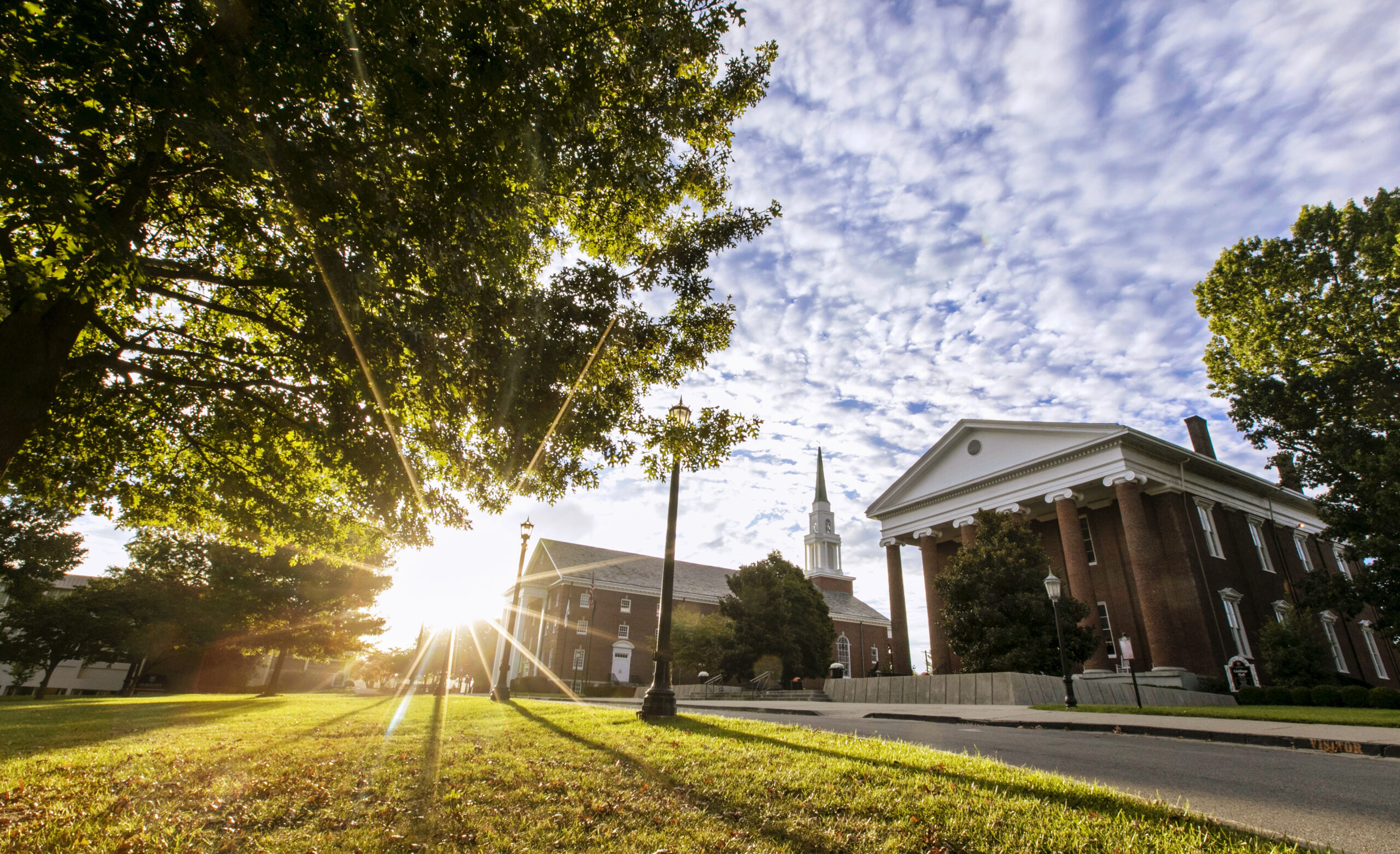 A scene of Georgetown College on a sunny day.