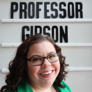 Sarah Gibson headshot